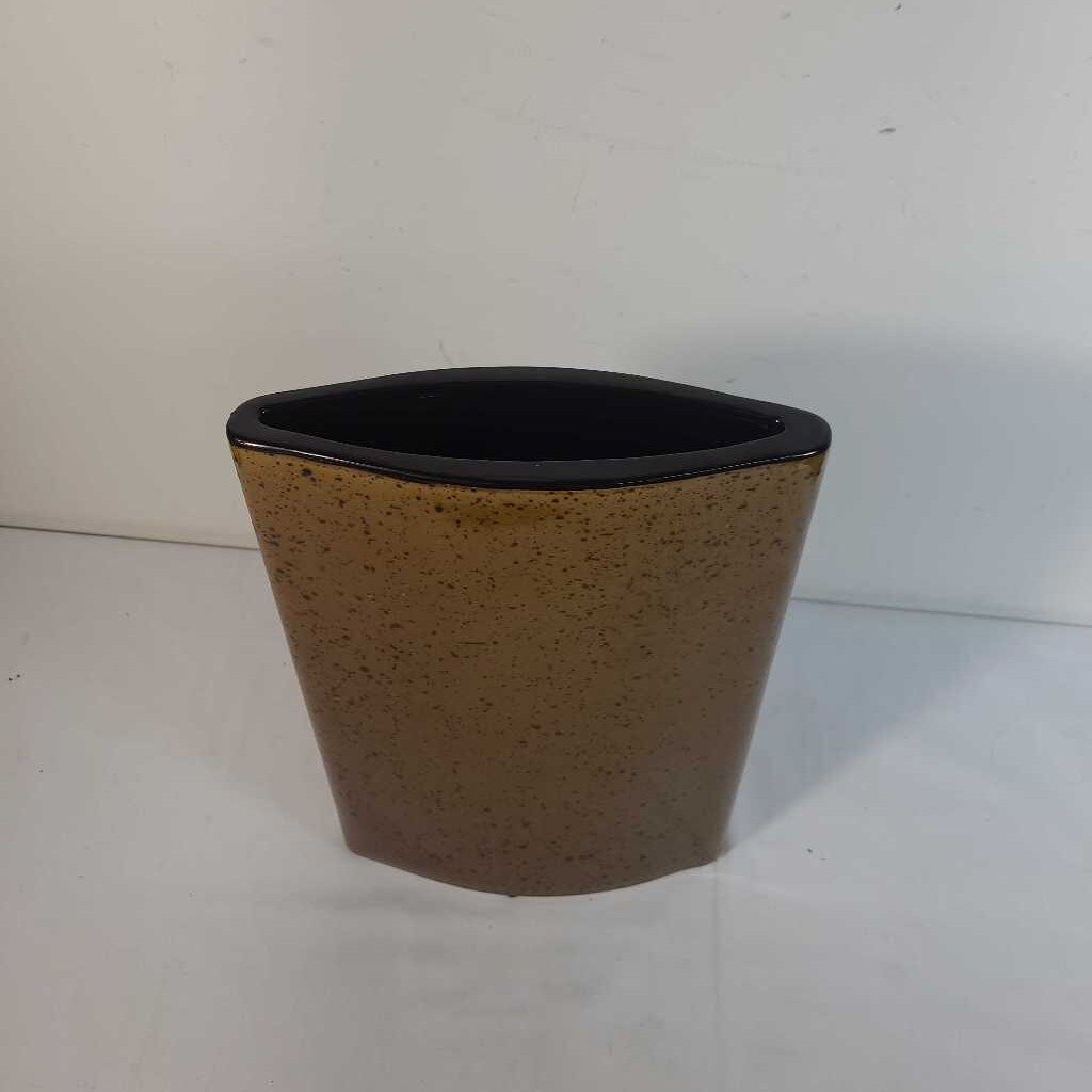 OVAL CARAMEL VASE W/ BROWN SPOTS
