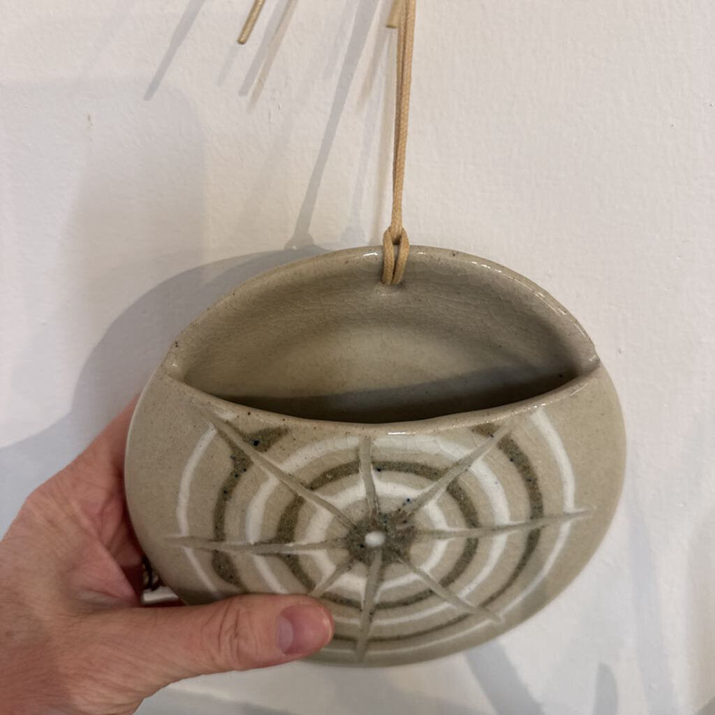CERAMIC WALL POCKET
