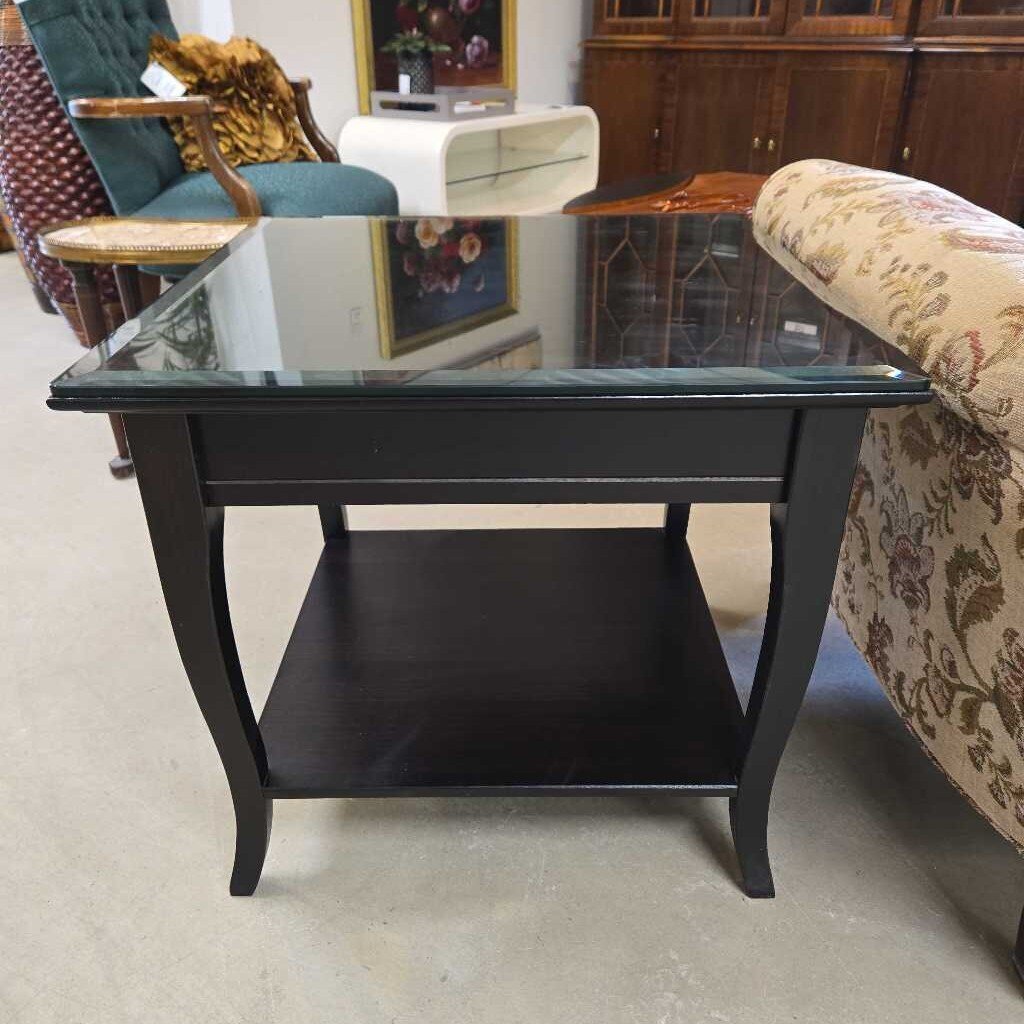 PIER 1 WOOD END TABLE W/GLASS TOP
