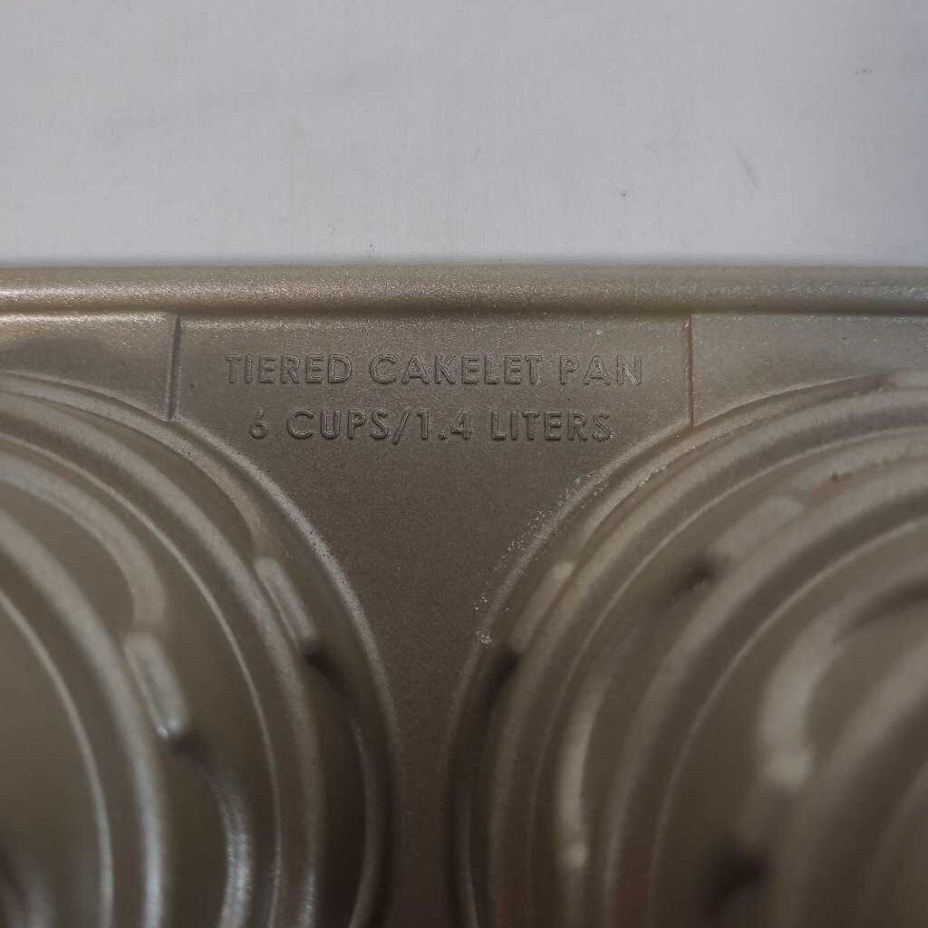 TIERED CAKELET PAN