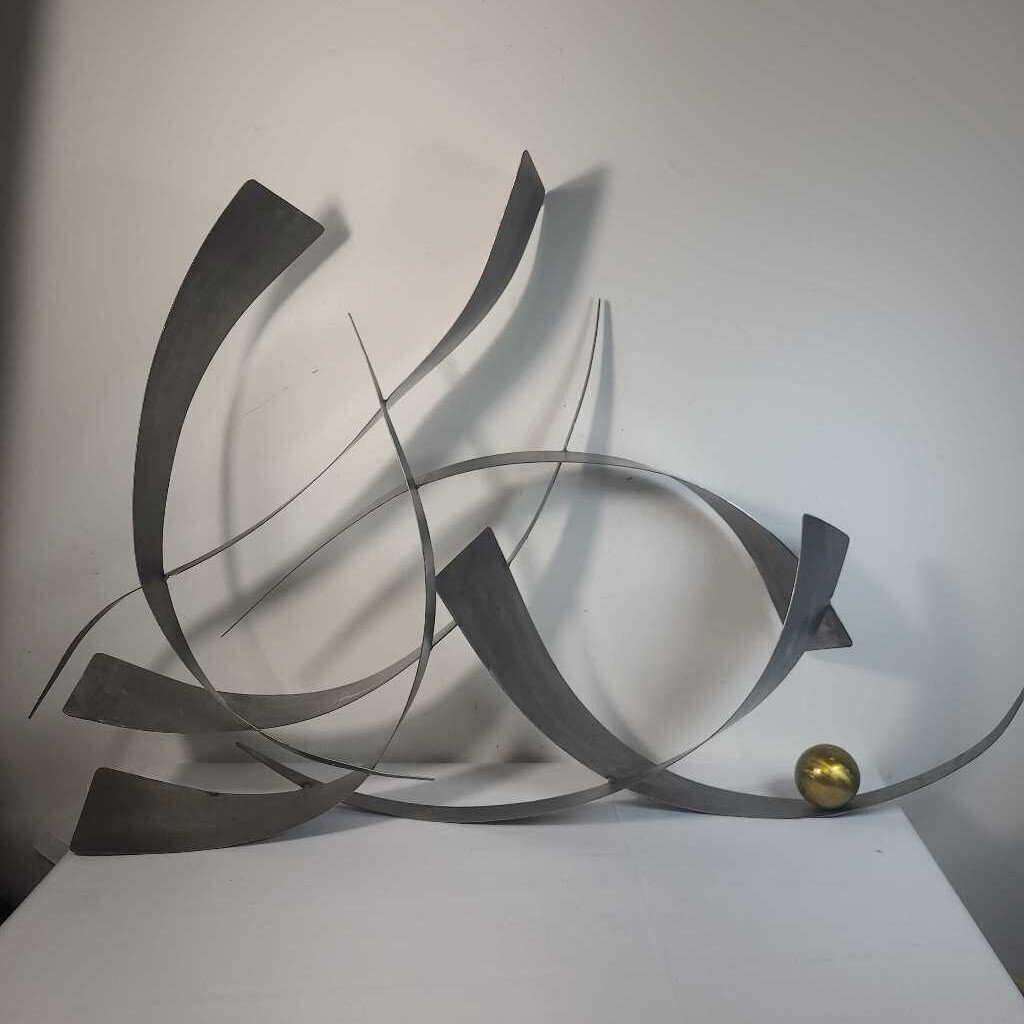 METAL WALL SCULPTURE