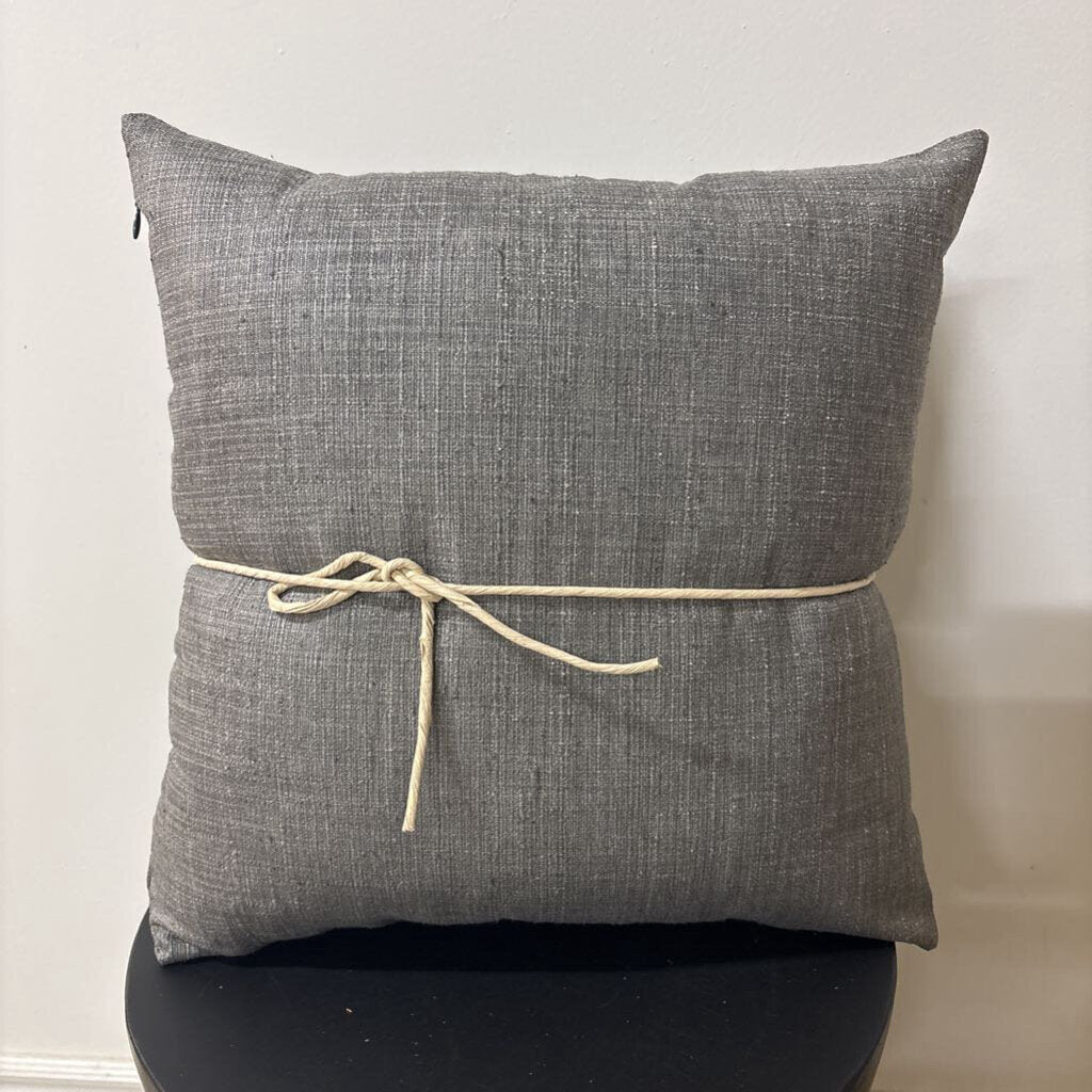 MIST GREY 18" X 18" POLYFILL INSERT, PRICE FOR 2