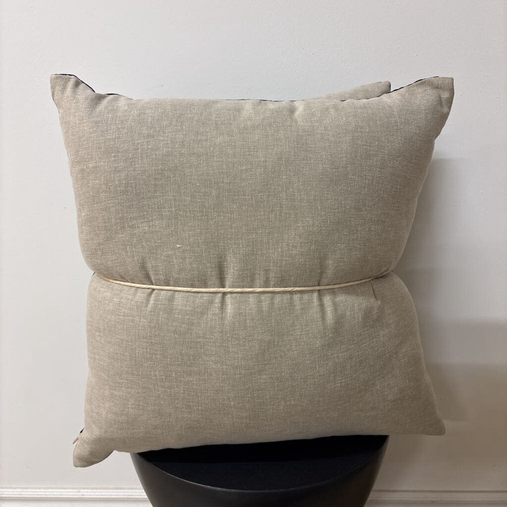 ROYAL MIDNIGHT 20" X 20" POLYFILL INSERT, PRICE FOR 2