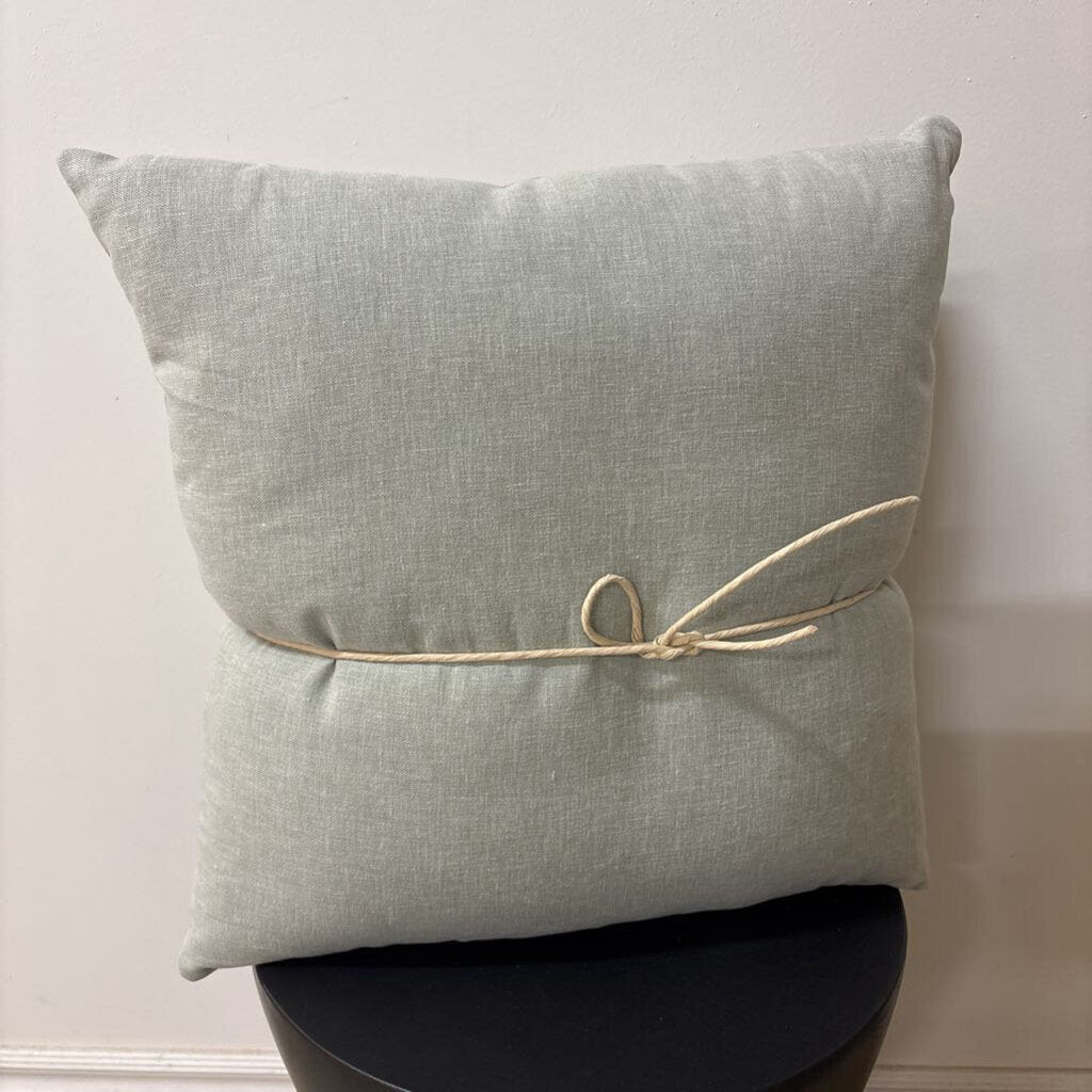 LINEN OASIS 18" X 18" POLYFILL INSERT, PRICE FOR 2
