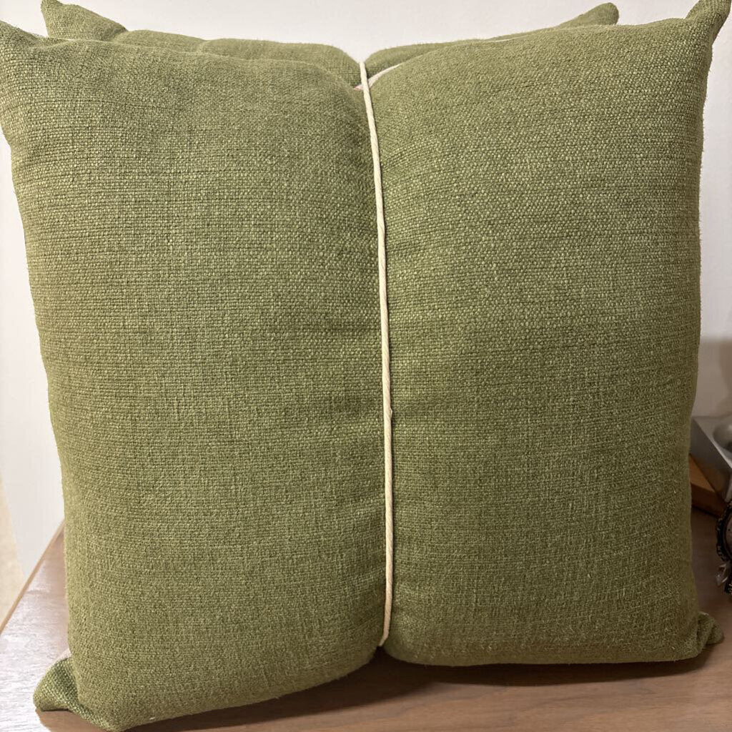 HIGHLAND HEATHER 22" X 22" POLYFILL INSERT, PRICE FOR 2