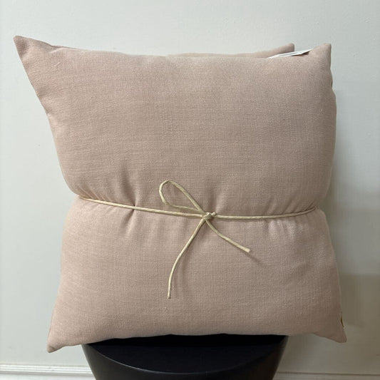 LINENHOUSE PALE PINK 22" X 22" POLYFILL INSERT, PRICE FOR 2