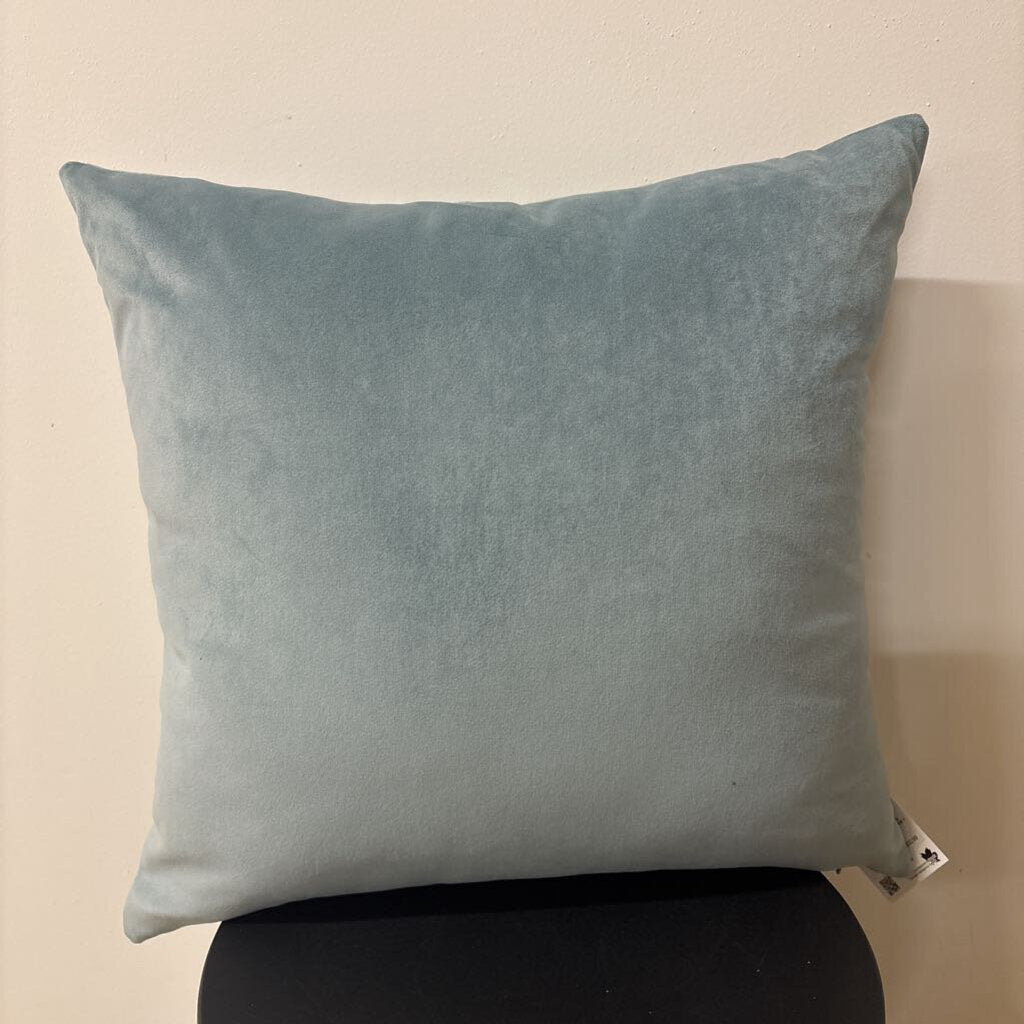 LUSH VELVET TRUE BLUE 22" X 22" POLYFILL INSERT, PRICE FOR 1
