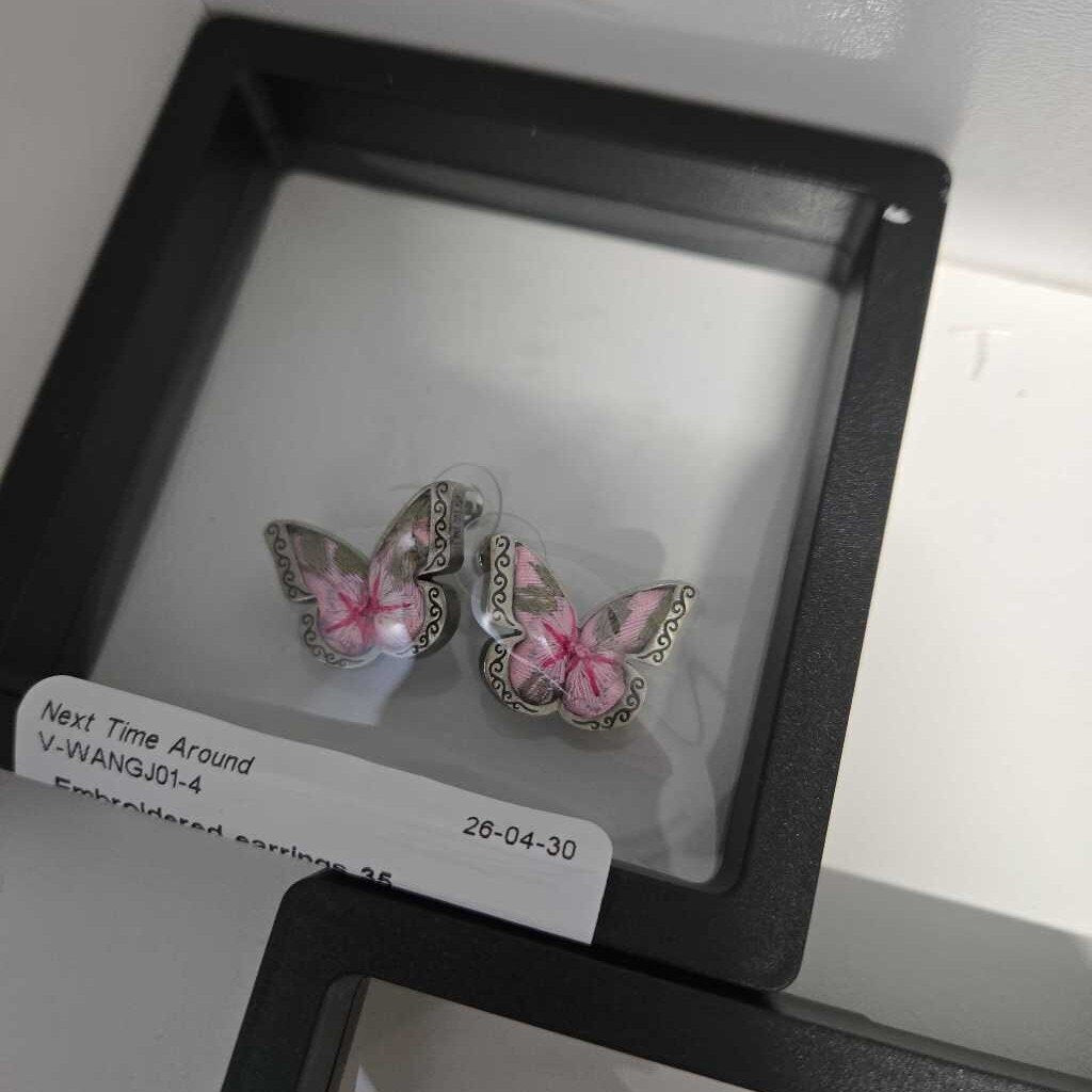 Embroidered earrings 35