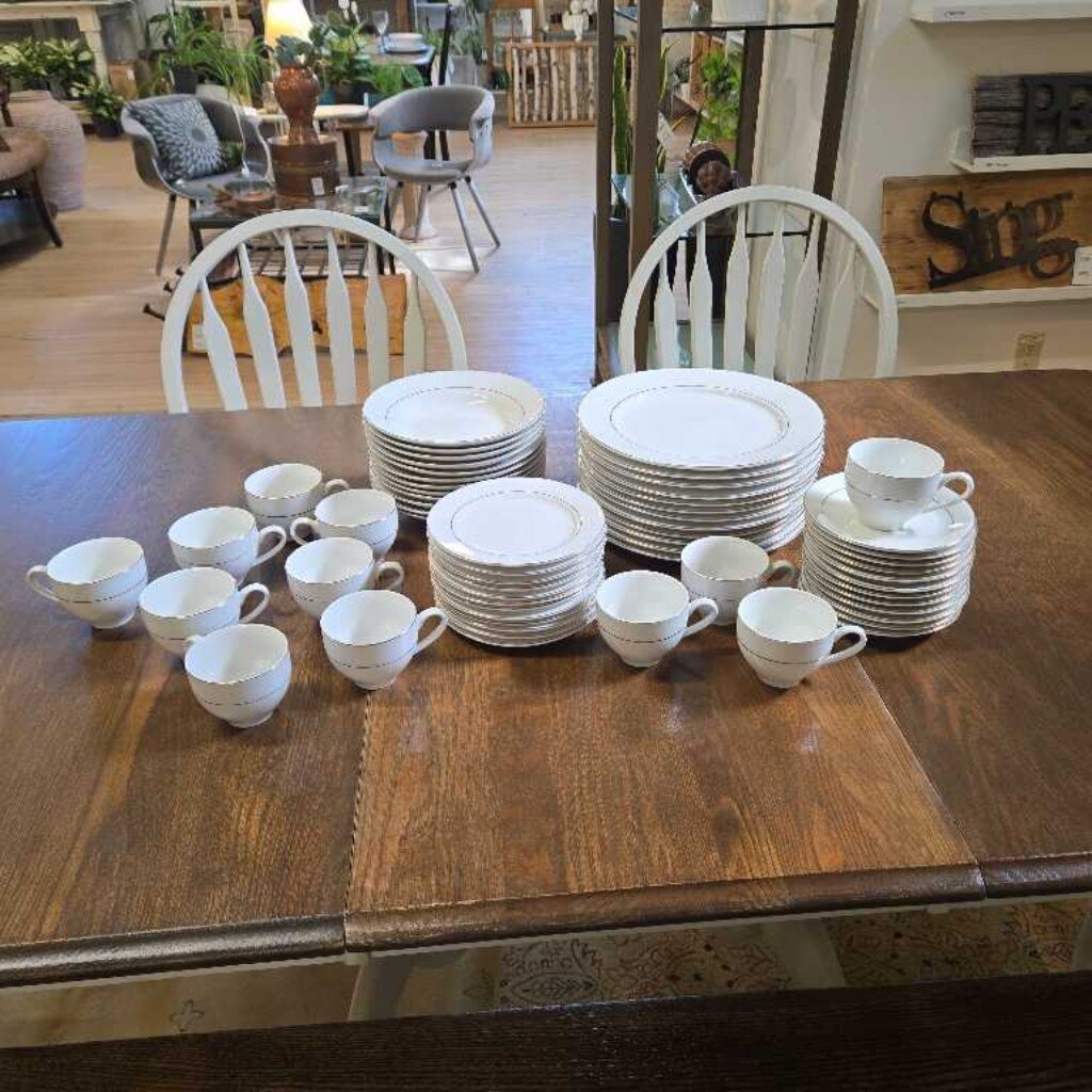 S/60 GOLD BANDED LINENS AND THINGS DISHES