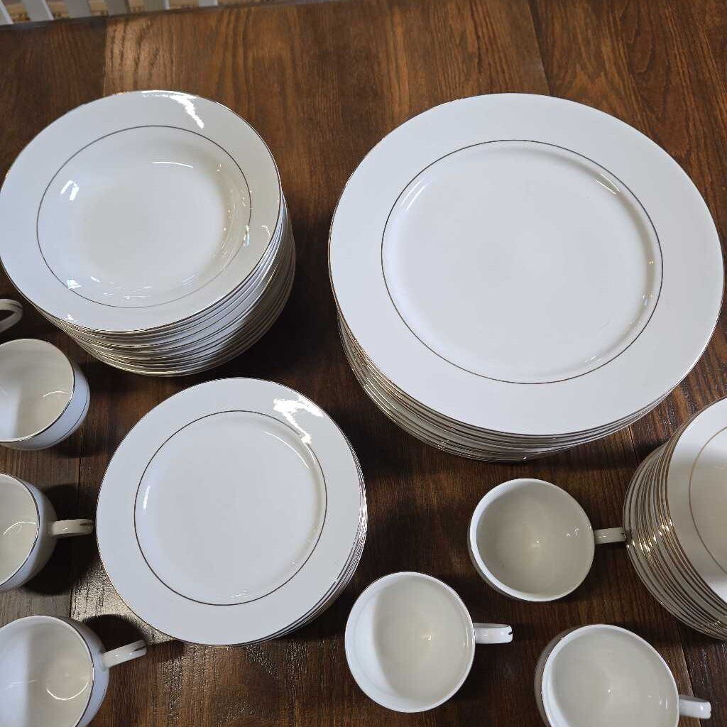 S/60 GOLD BANDED LINENS AND THINGS DISHES