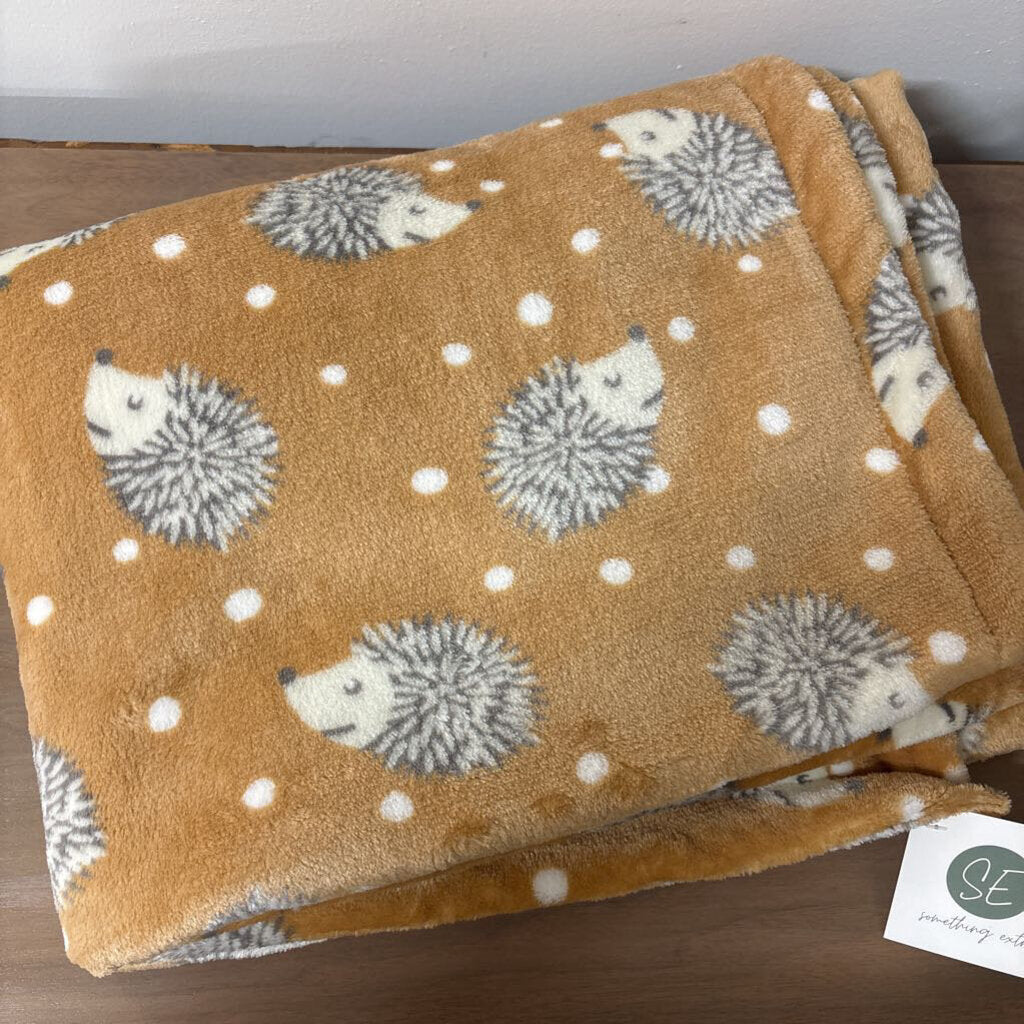 HEDGE HOG BABY BLANKET IN RUST 30"X 45"