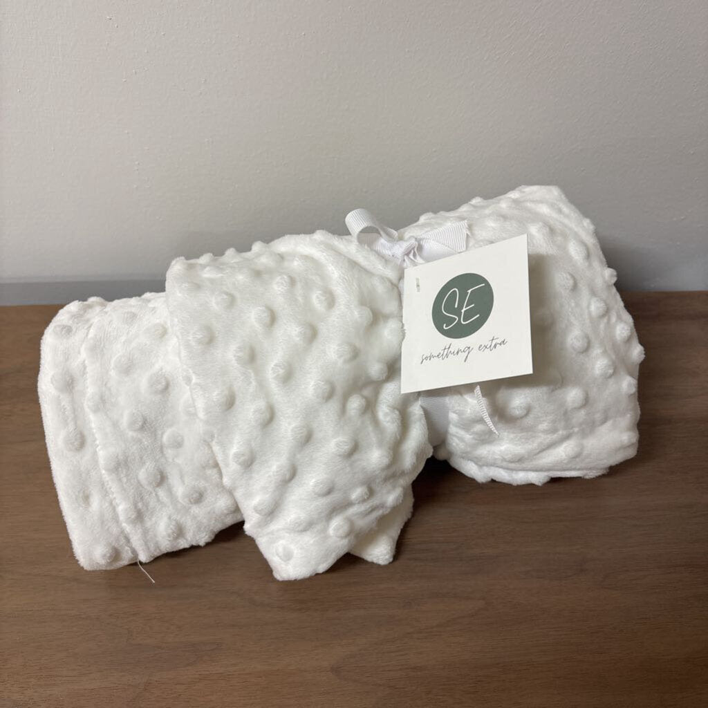 DIMPLE MINKY BABY BLANKET IN WHITE 30"X 40"