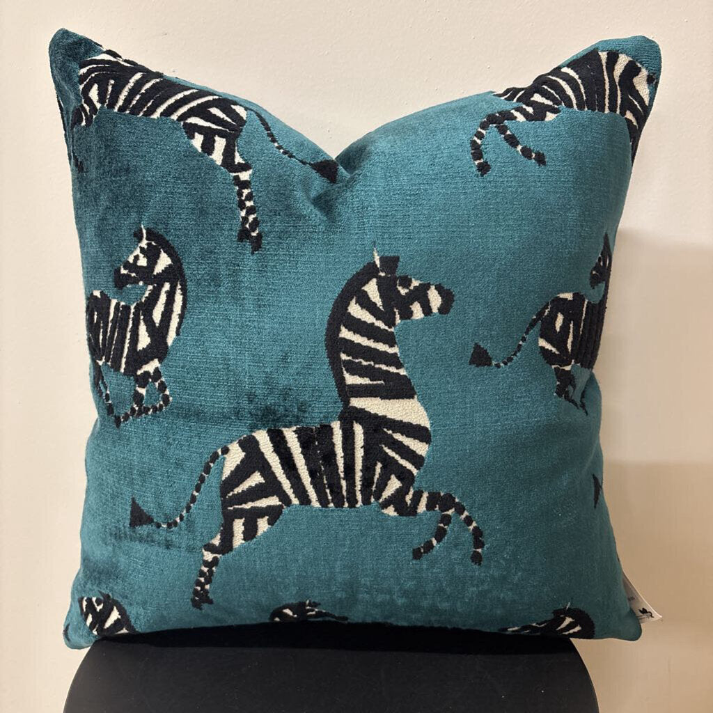 DANCING ZEBRAS - TEAL 22"X 22" FEATHER INSERT