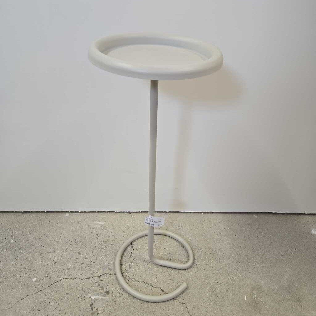 ROUND METAL PLANT STAND