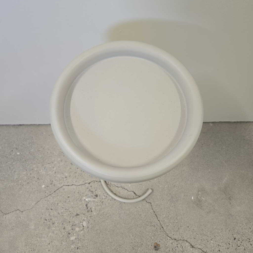 ROUND METAL PLANT STAND