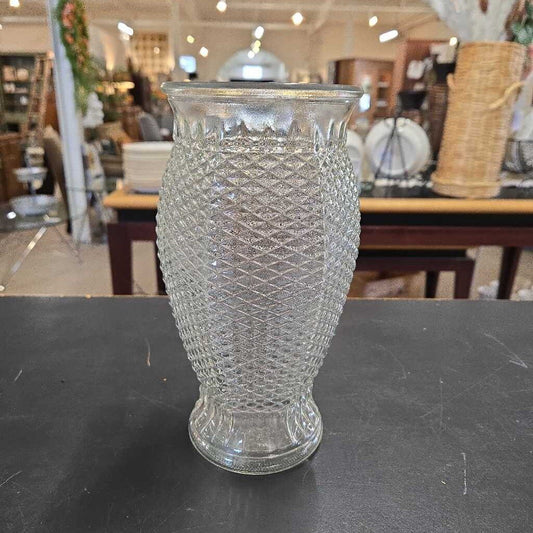 VTG DIAMOND CUT VASE