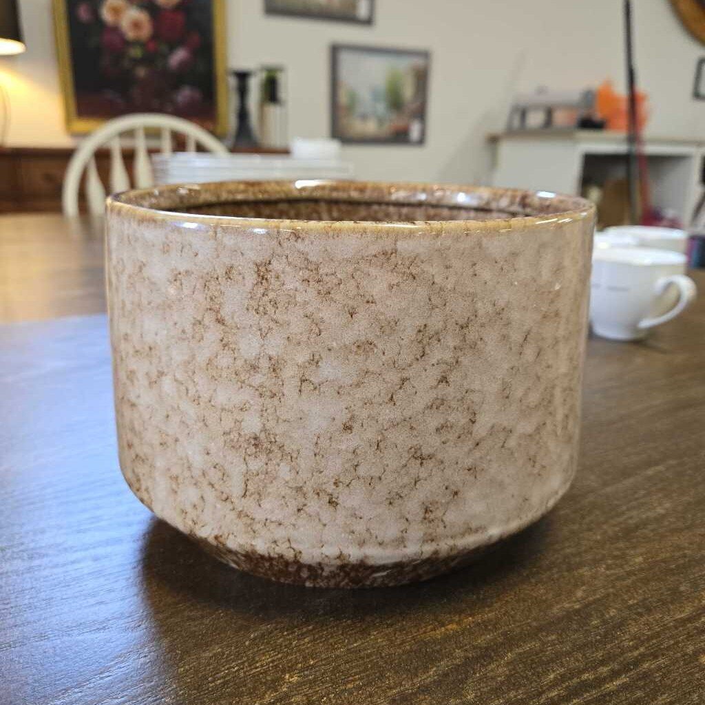 8" BROWN & TAUPE PLANT POT