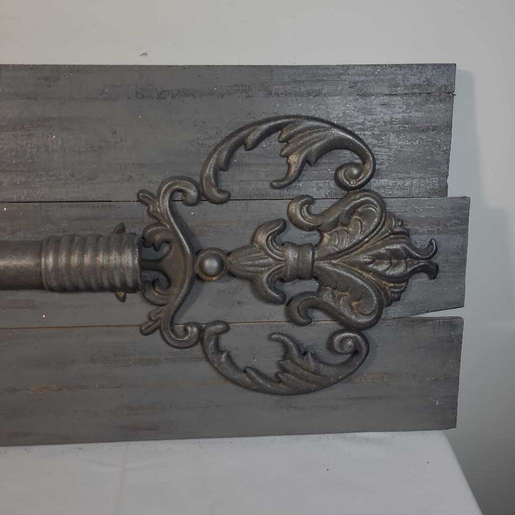 KEY ON WOOD