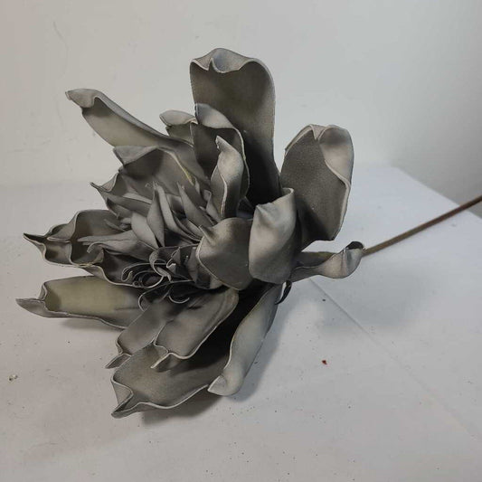 GREY FOAM FLOWER PICK
