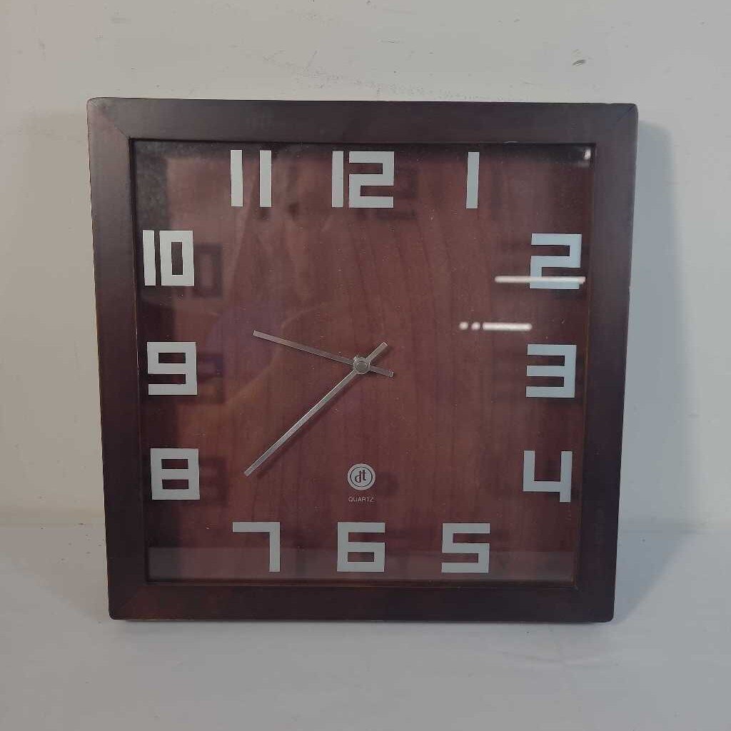 SQ WOOD WALL CLOCK