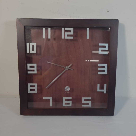 SQ WOOD WALL CLOCK