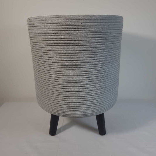 RIBBED PLANTER ON 3 LEGS