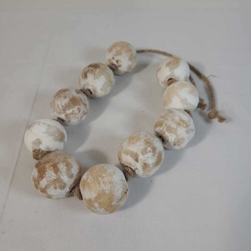 DISTRESSED WOOD BEAD GARLAND DECOR