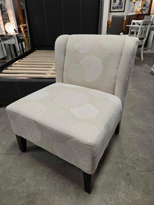 BEIGE PATTERNED CHAIR
