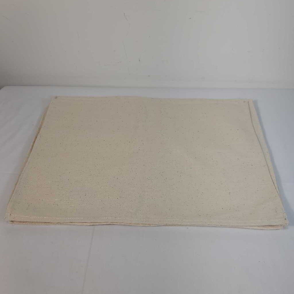 S/8 BEIGE PLACEMATS