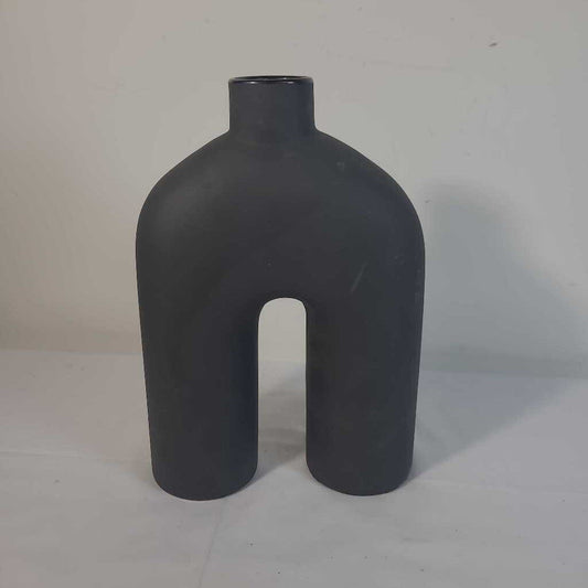 BLACK CERAMIC VASE