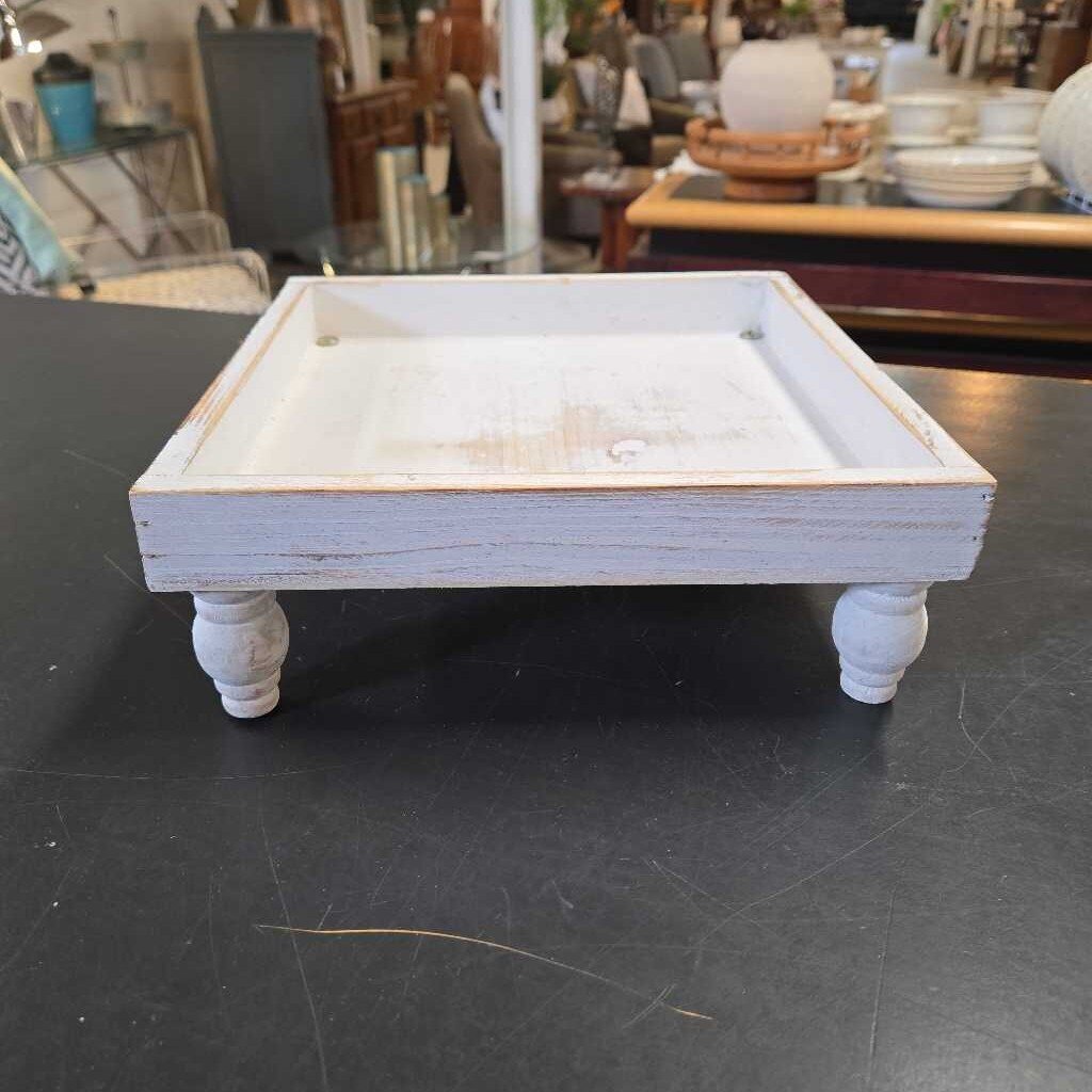 SQUARE WHITE RISER
