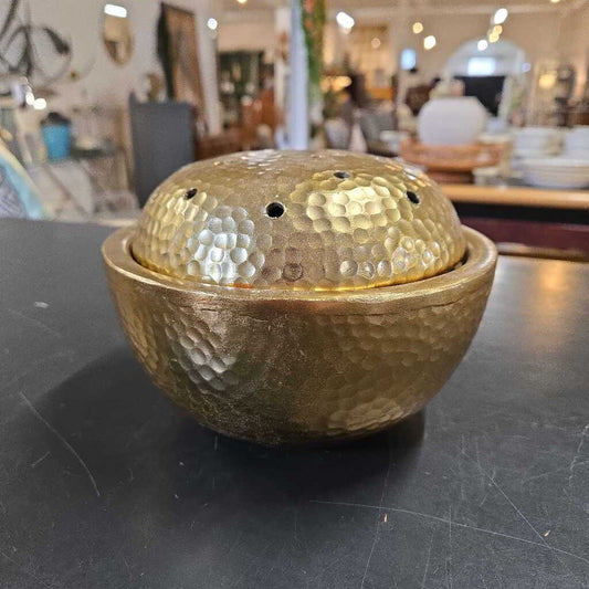 HAMMERED GOLD FLOWER FROG