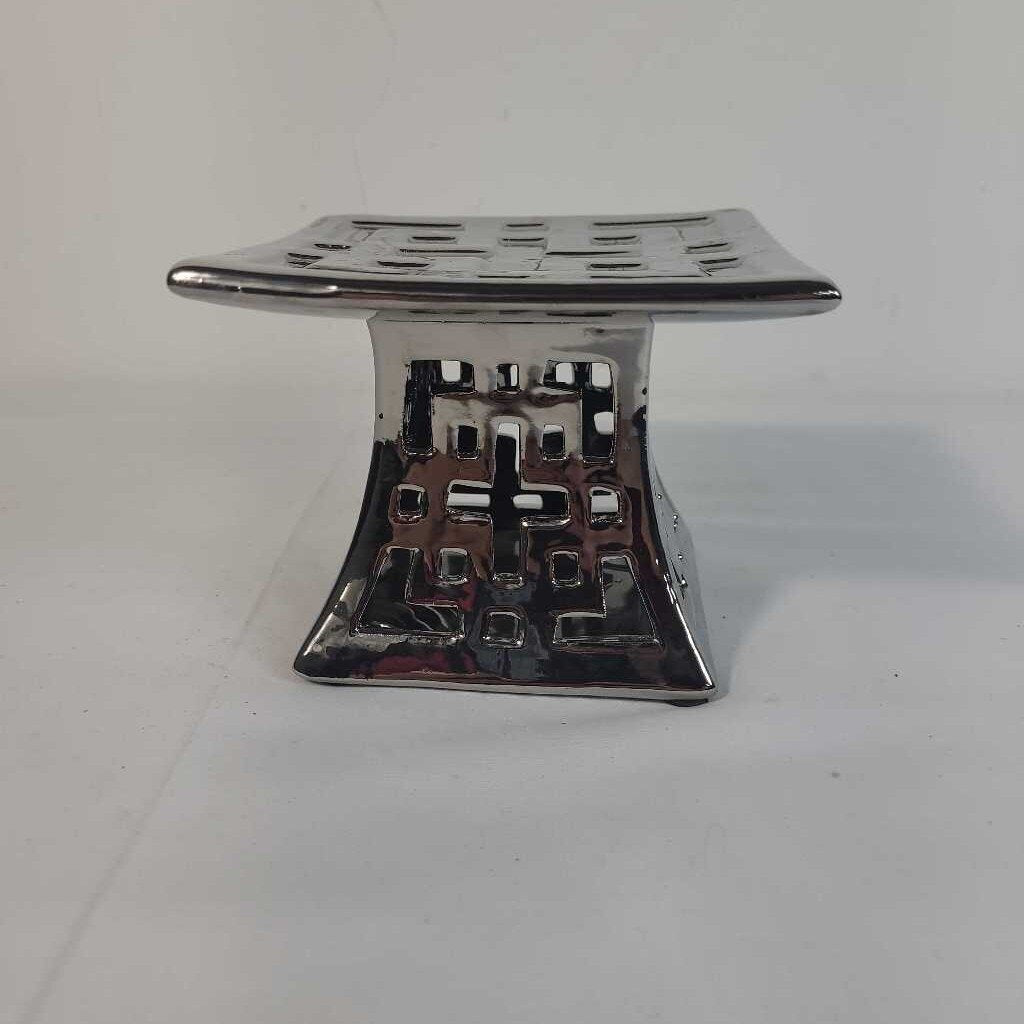 SQ SILVER PEDASTAL DECOR