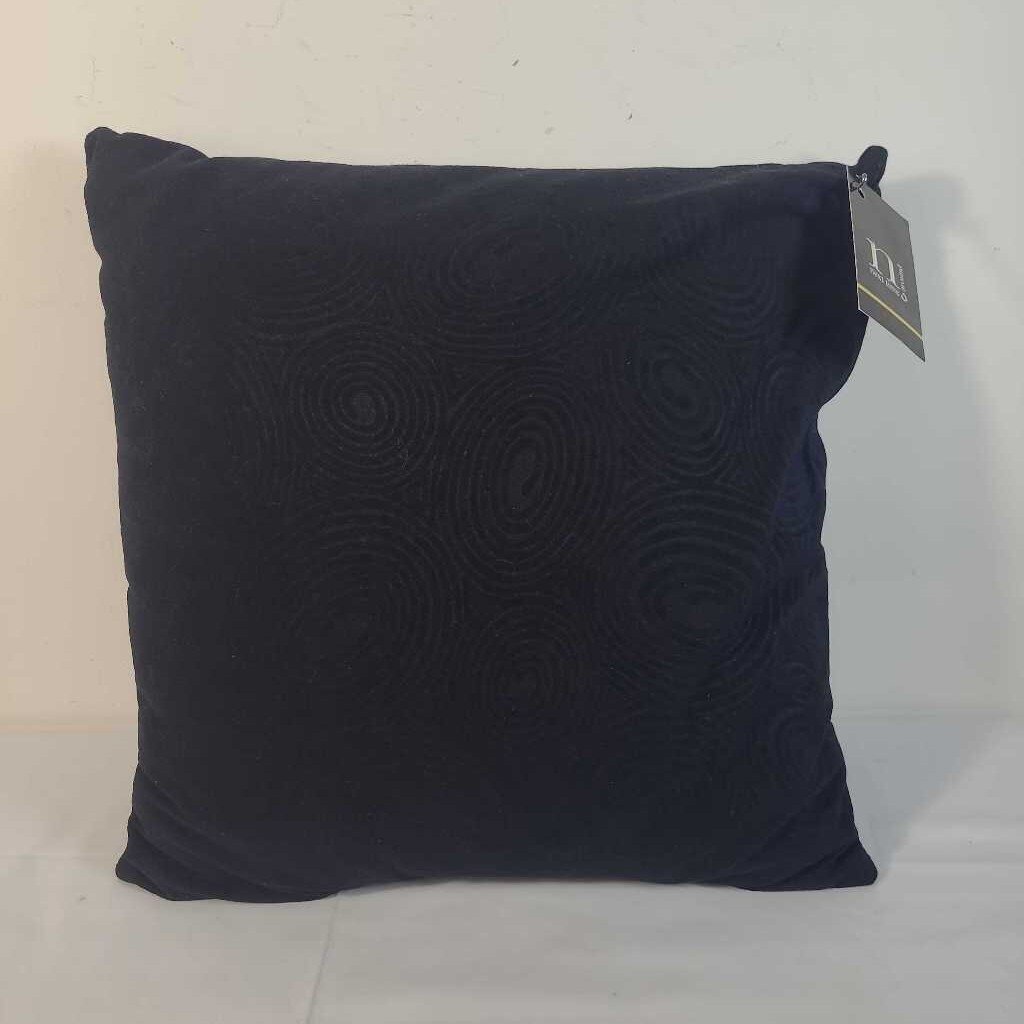 BLACK PILLOW