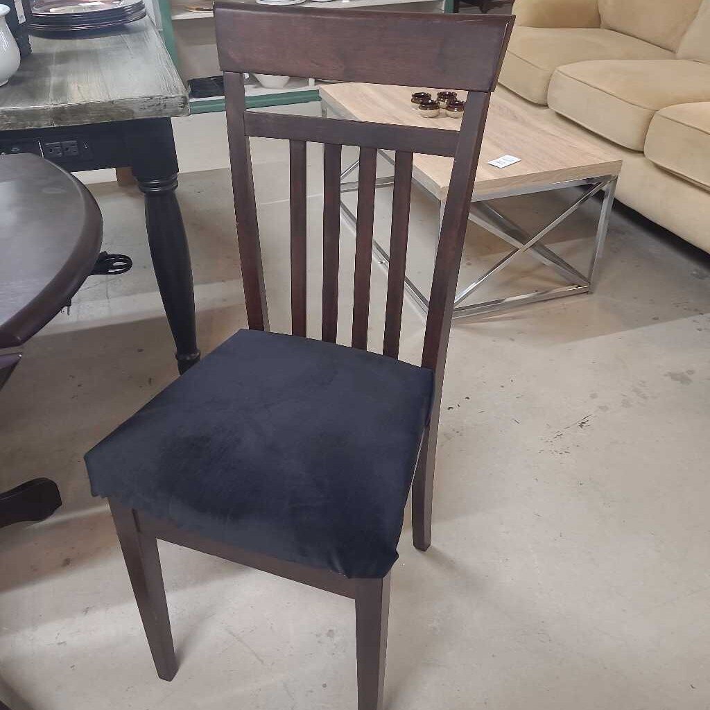 BLACK DROP SIDE TABLE W/ 2 CHAIRS
