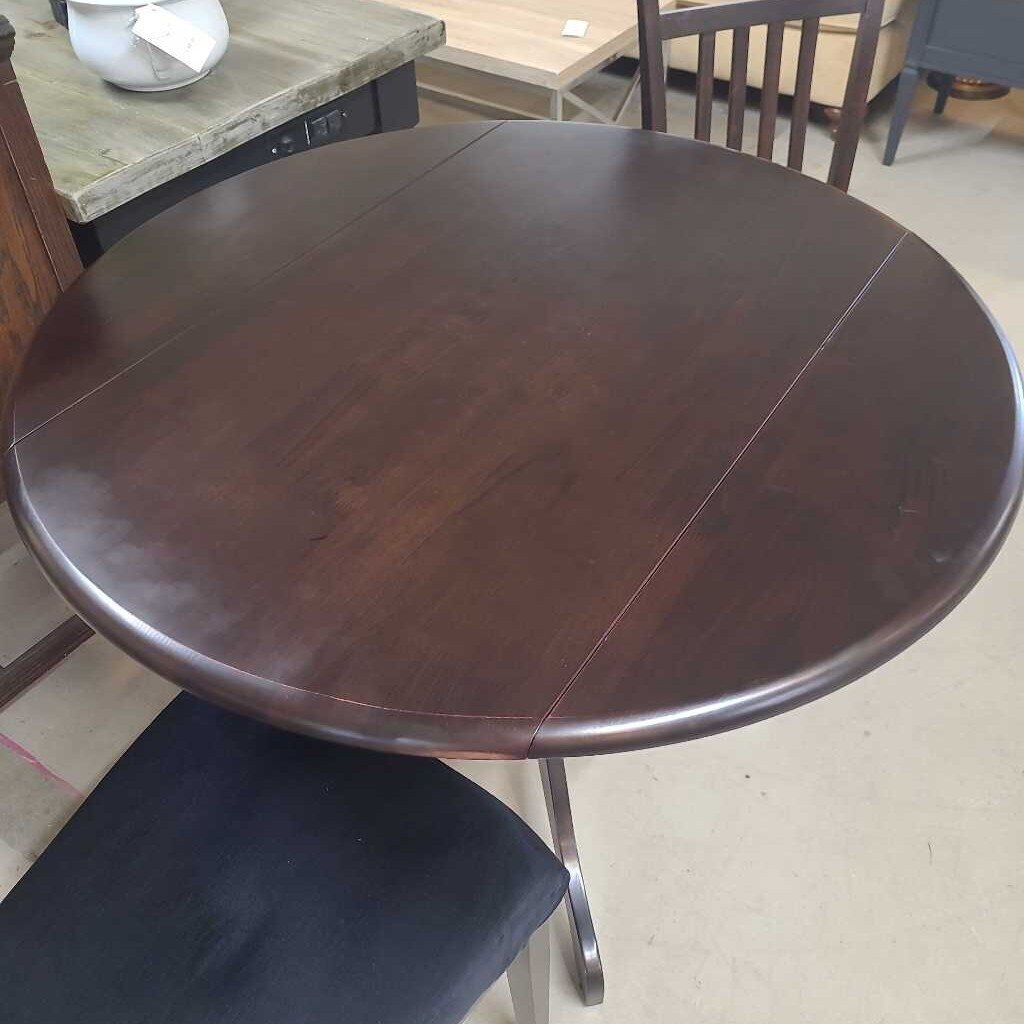 BLACK DROP SIDE TABLE W/ 2 CHAIRS