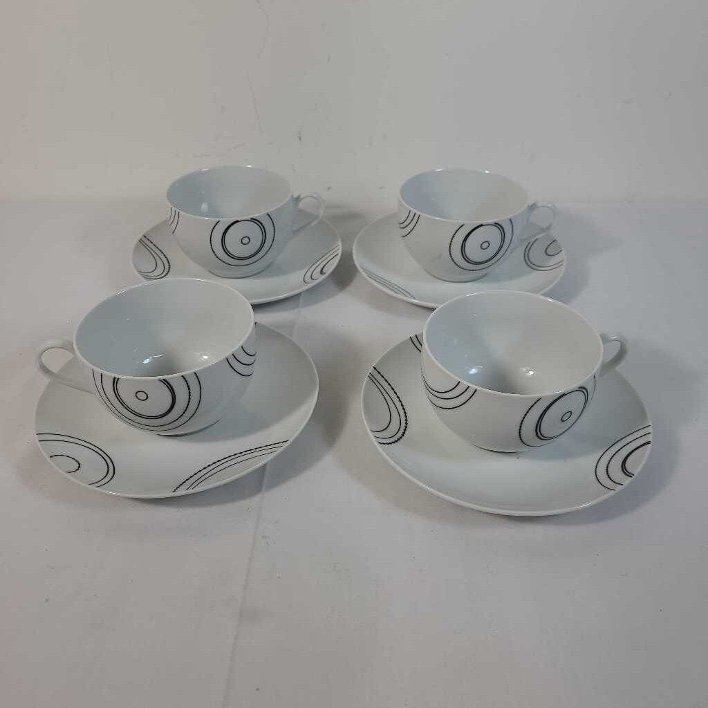 S/4 QUEEN'S CUP & SAUCERS