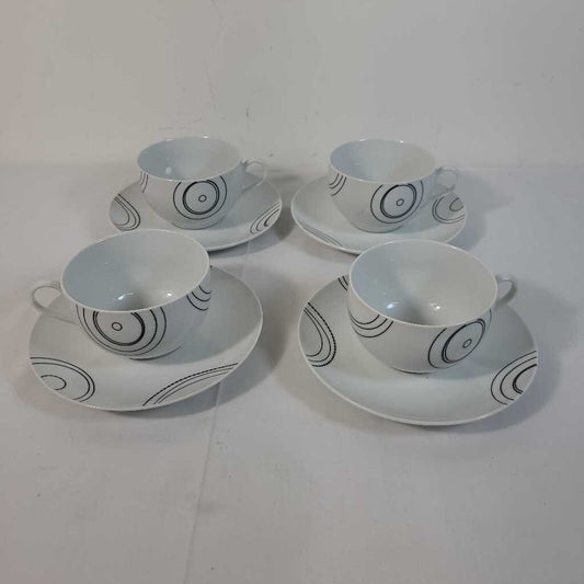 S/4 QUEEN'S CUP & SAUCERS