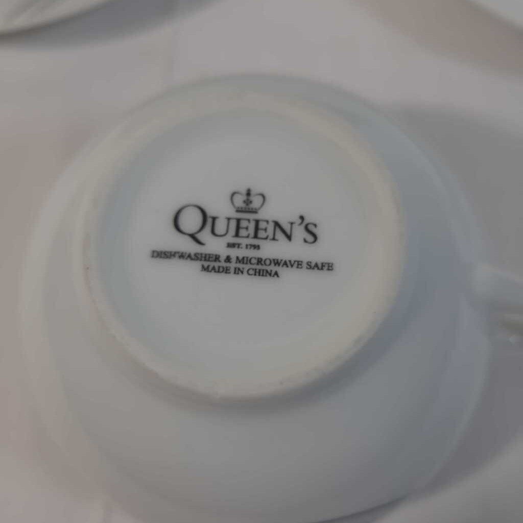 S/4 QUEEN'S CUP & SAUCERS