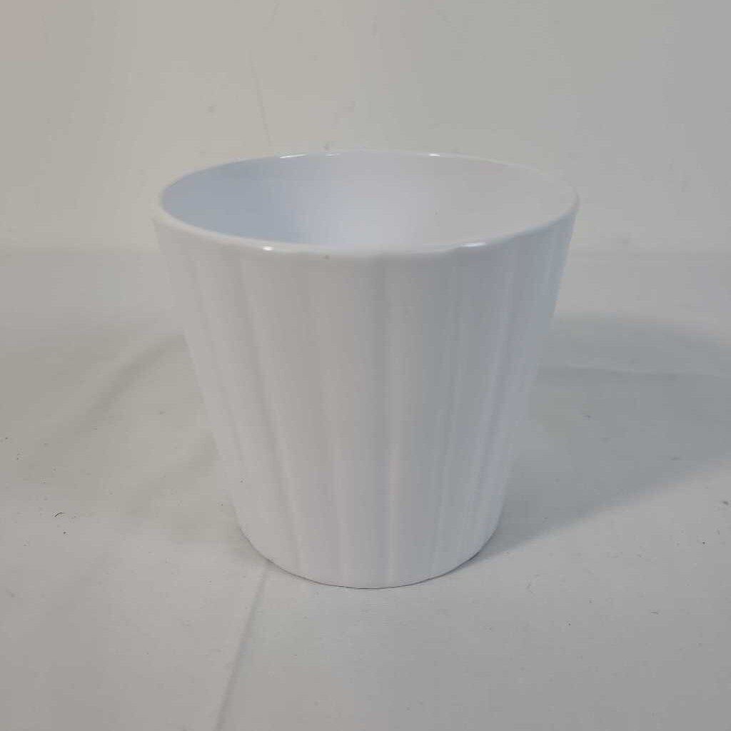 WHITE CERAMIC POT
