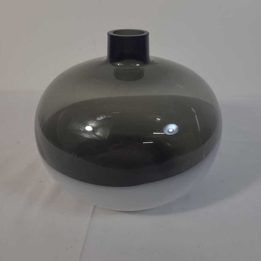ROUND BLACK & WHITE GLASS VASE