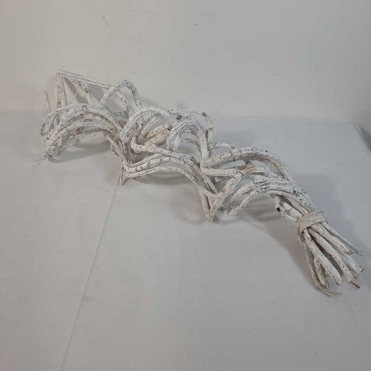 WHITE CURLY STICK BUNCH