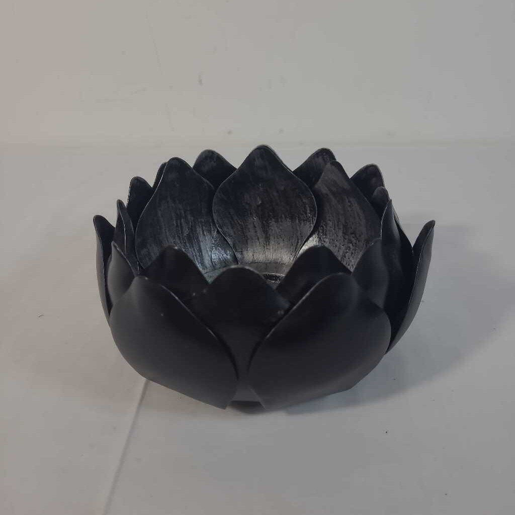 BLACK TIN LOTAS FLOWER CANDLE HOLDER