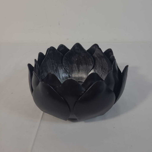 BLACK TIN LOTAS FLOWER CANDLE HOLDER