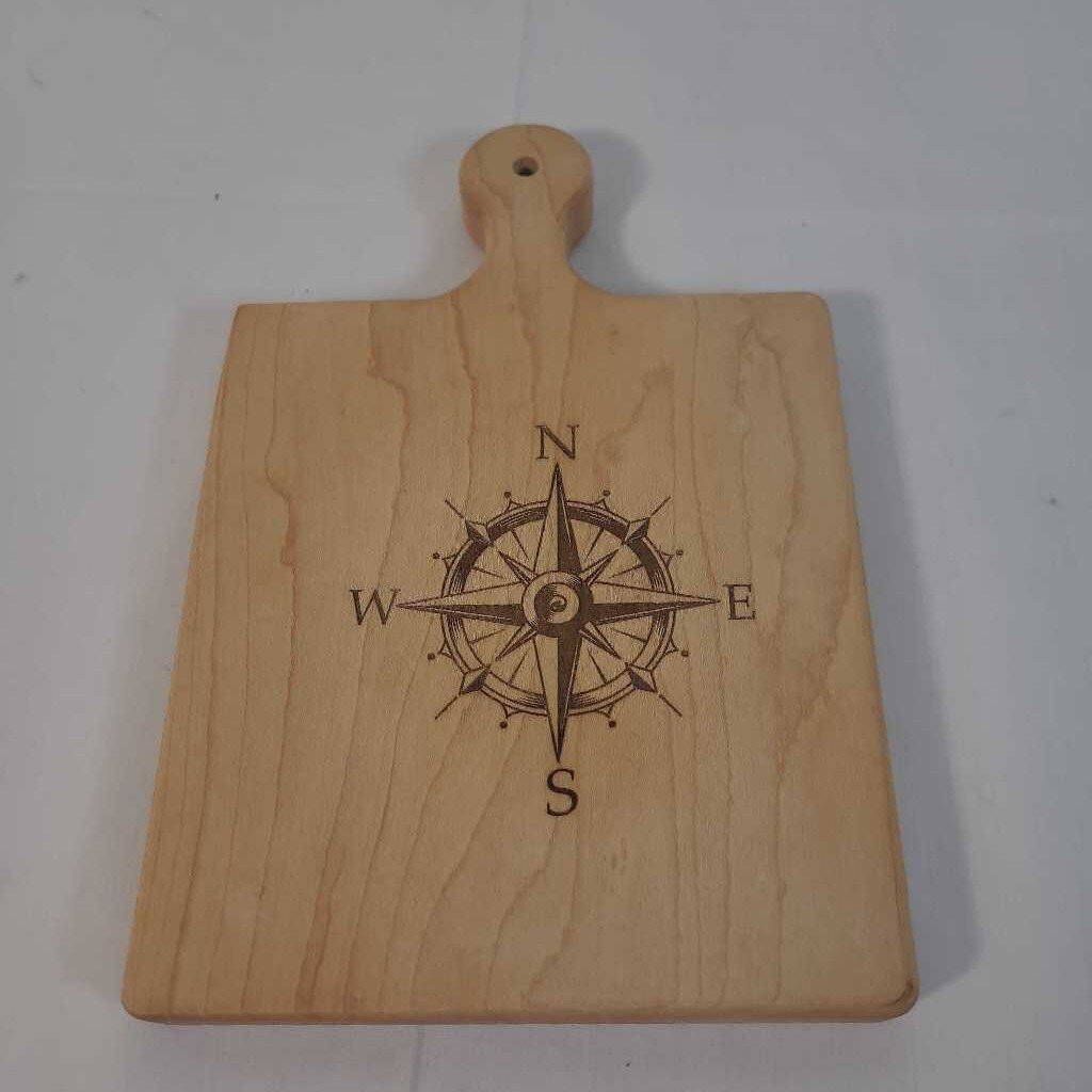SM WOOD COMPASS CUTTING BOARD