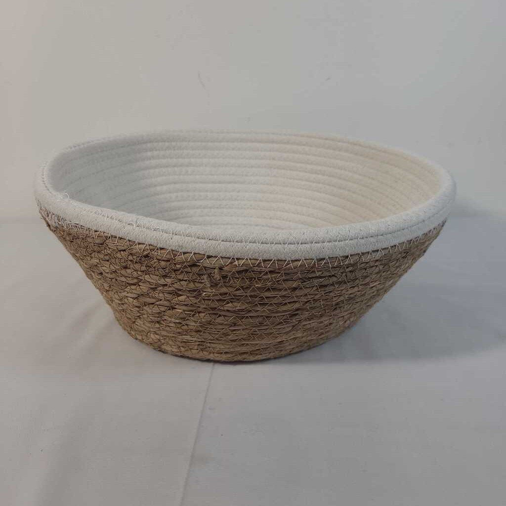 WOVEN BASKET W/ WOVEN ROPE INLAY
