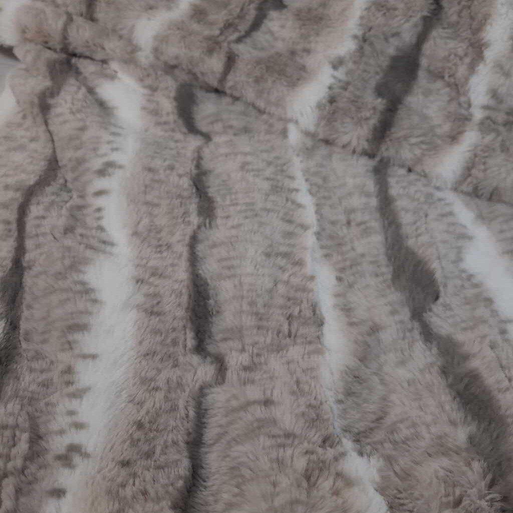 FAUX FUR THROW
