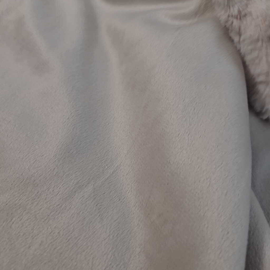 FAUX FUR THROW