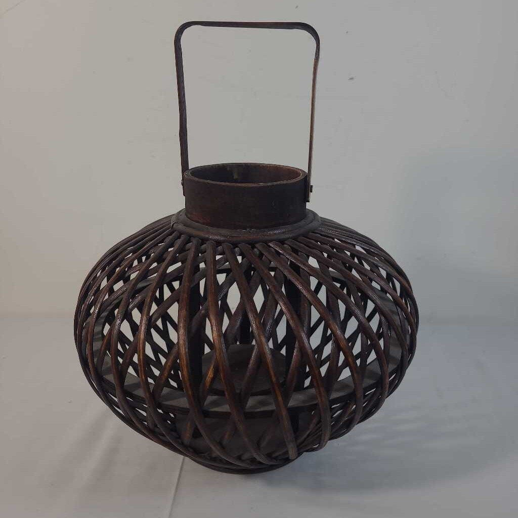 ROUND WICKER CANDLE HOLD