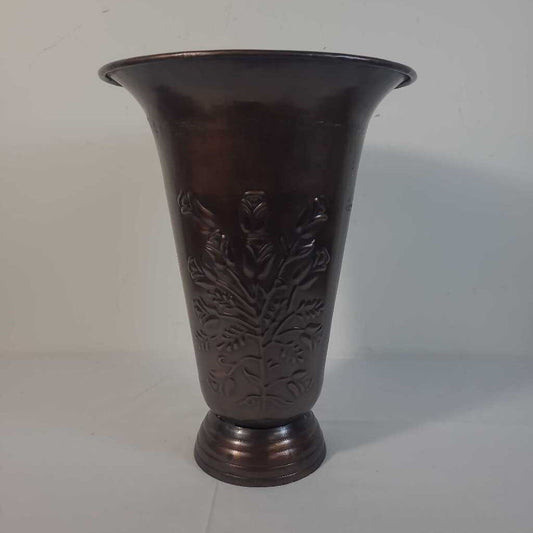 BRONZE VASE W/FLOWERS
